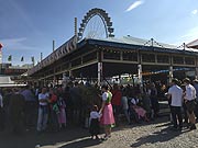 besondere Attraktion auf der Oidn Wiesn: der nostalgische Holzpfosten Skooter von Kurt Geier aus 1956 (©Foto: Martin Schmitz)